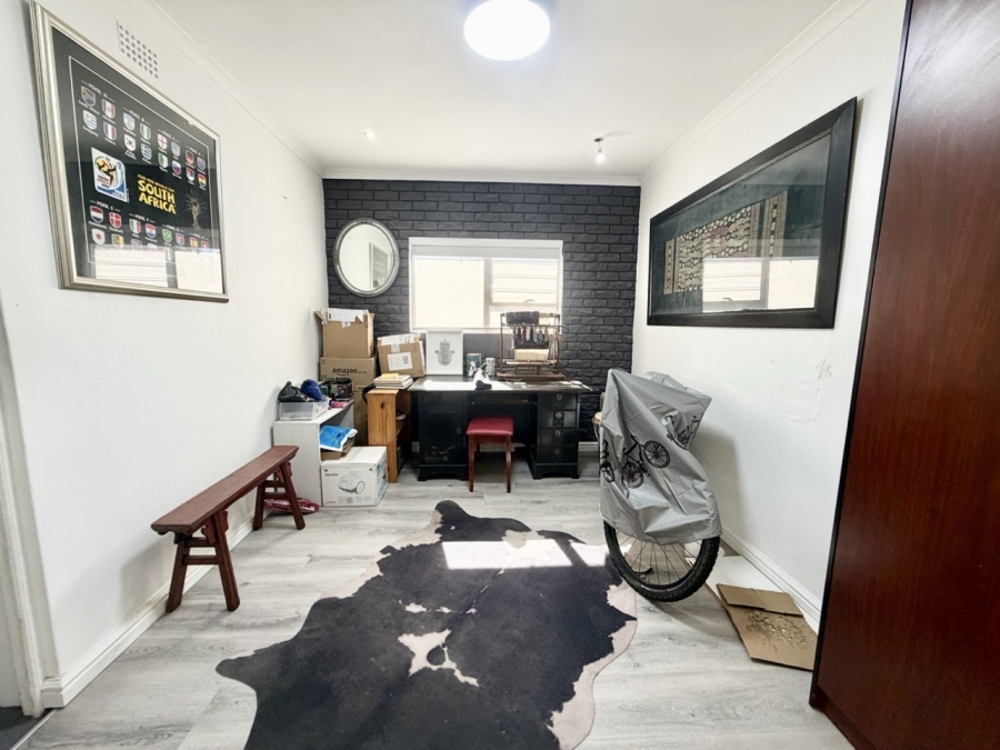 5 Bedroom Property for Sale in Flamingo Vlei Western Cape